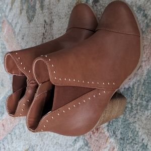 LC  Lauren Conrad Brown Boots